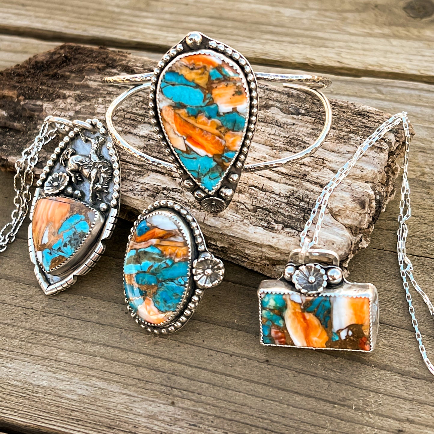 Spiny Kingman Bar Necklace