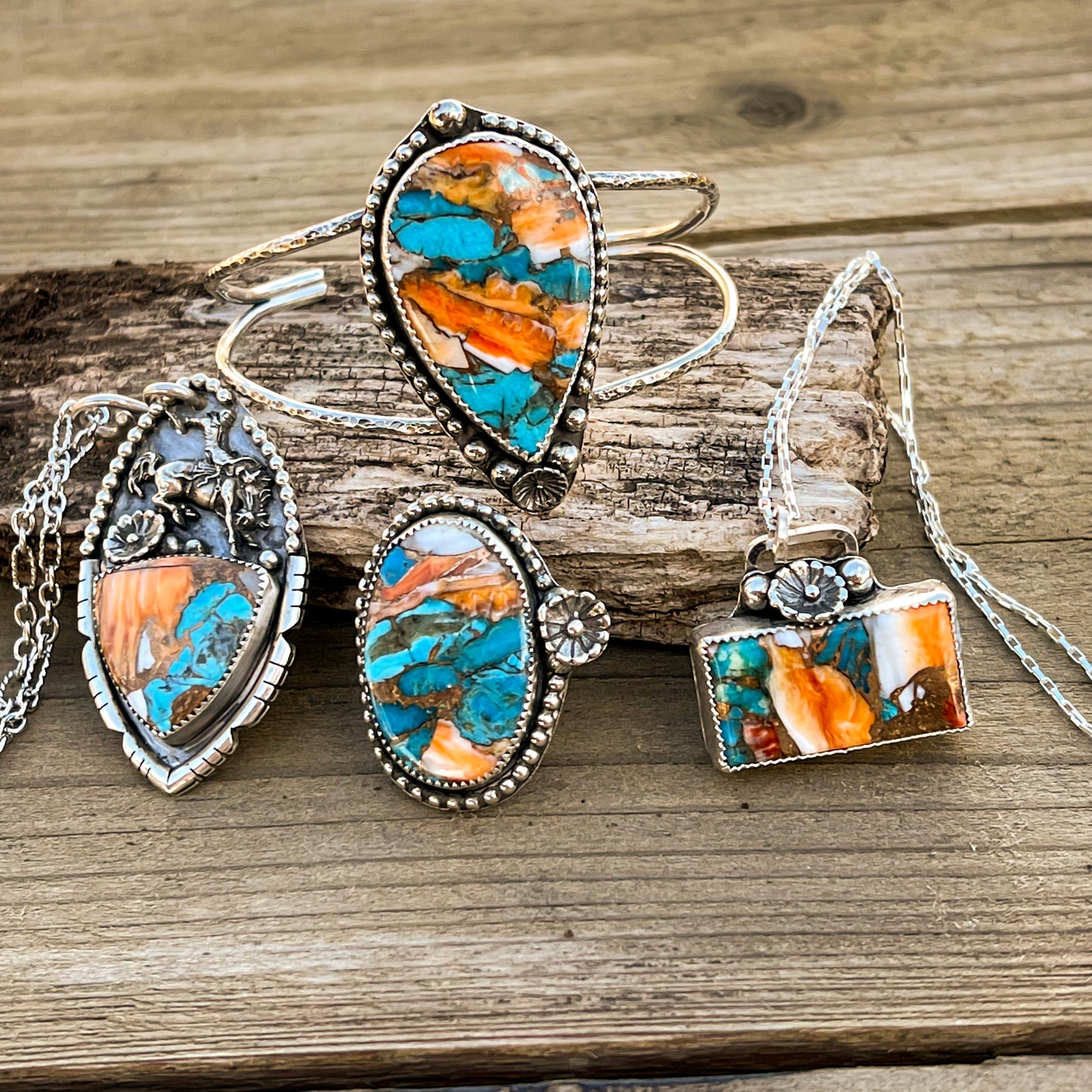 Spiny Kingman Bronc Necklace